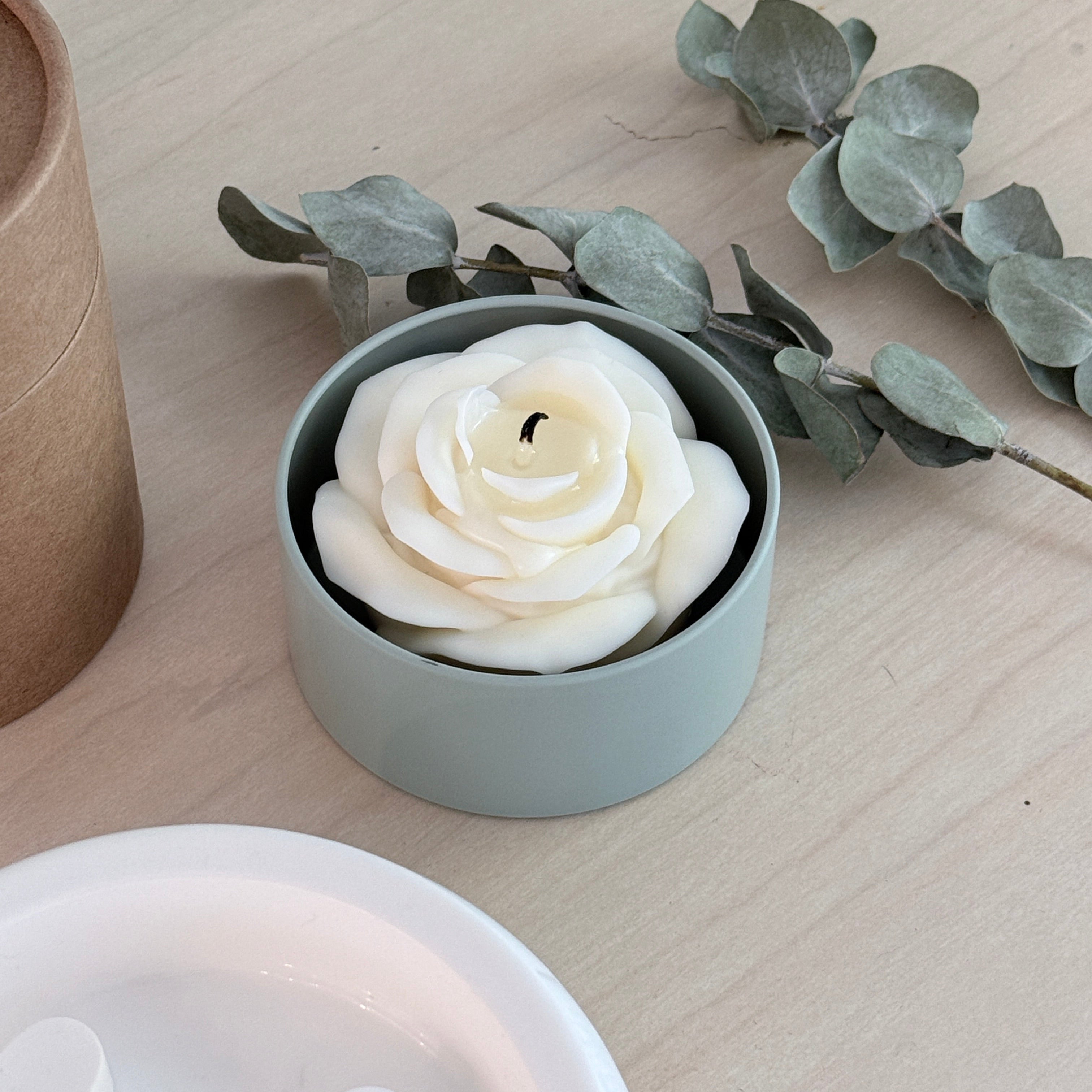 White rose candle